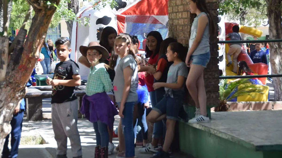 Festejan dia  del niño en escuela carmen romano (11)